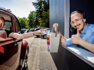 Dit is het adres van de NPO Radio 2 Collecte Drive-in