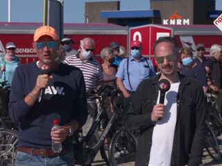 Wouter en Frank collecteren voor KWF op Schiermonnikoog