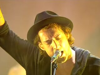 Kensington windt het Lowlands-publiek om hun vinger met 'Streets'