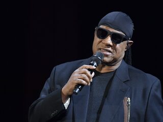 Stevie Wonder brengt twee nieuwe nummers uit