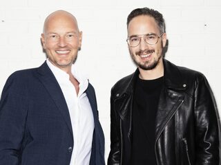 Vrijdagavond hoor je Reclamemuziek Top 40 met Wouter en Frank