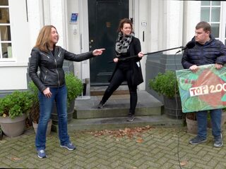 Caroline neemt Top 2000-kunstwerk in ontvangst bij Papageno Huis