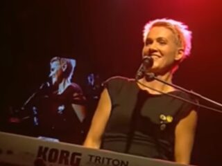 Roxette-zangeres Marie Fredriksson pakt publiek in met 'It Must Have Been Love'