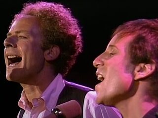 Simon & Garfunkel redden Central Park met benefietconcert in 1981