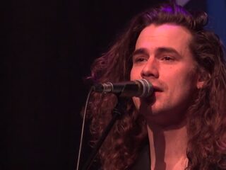 Lucas Hamming over zijn nieuwe muziek in Muziekcafé: 'Het is gewoon écht poppy'