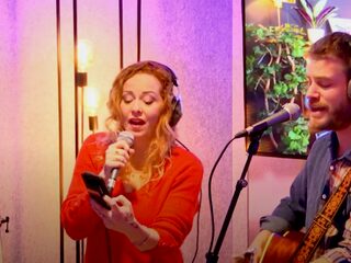 Tim Akkerman en Anneke van Giersbergen coveren Radiohead