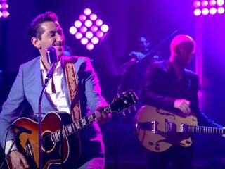 Danny Vera speelt single Tuesday bij On Stage