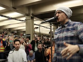 Linkin Park trakteert New Yorkse reizigers op metro-concert in 2017