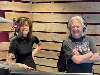 Headbangen op een klapstoeltje in De Keiharde Pödcast