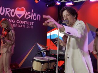 Son Mieux covert IJslandse Think About Things live in Ahoy