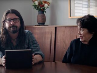 Die keer dat de moeder van Dave Grohl biertjes dronk met Green Day