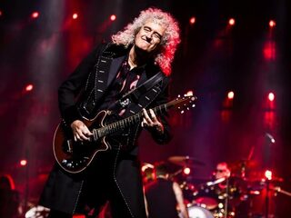 Brian May lag onlangs in het ziekenhuis na hartaanval