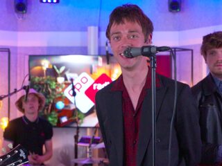 Orange Skyline primeurt nieuwe single live in Jan-Willem Start Op