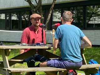 Dolf Jansen over Bruce's invloed op zijn leven in laatste aflevering Springsteen Podcast