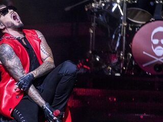 Adam Lambert kondigt show aan in AFAS Live