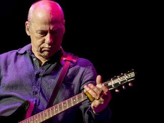 Mark Knopfler bezingt de gruwelen van oorlog in Brothers in Arms