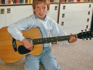 Herken jij alle jeugdfoto's van de dj's?