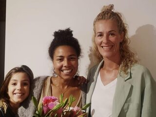 Cindy steunt haar vriendin Annemiek door dik en dun