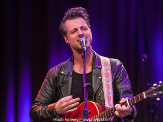 Mercy John over samenwerking met Danny Vera voor 'Roller Coaster'