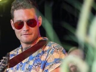 Terugblik: Douwe Bob speelt livesessie vanaf Concert at SEA 2019
