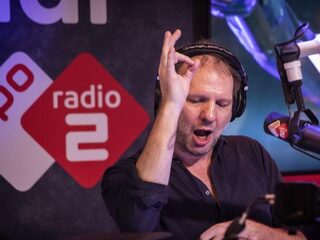 Op 1 januari luister je naar De Net Niet Top 2000 op NPO Radio 2