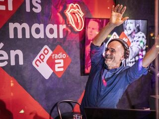 Speel vanavond de Top 2000 Pubquiz met Leo Blokhuis