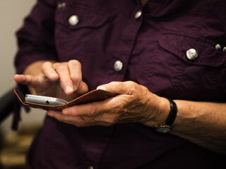 Waarom moeten we bellen in plaats van appen tijdens quarantaine?
