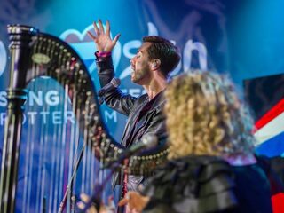 Jordan Roy en Iris Kroes coveren Euphoria van Loreen