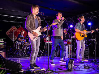 3JS stellen albumrelease uit tot halverwege mei