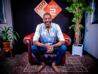 Waar haalt Sergio van First Dates zijn spreuken vandaan?