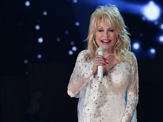 Dolly Parton: "God mag de credits zolang ik de cash krijg"