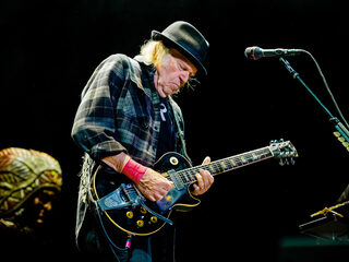 Neil Young brengt liveregistratie van Europese tour uit op album