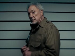 AAP Week 4: Tom Jones - 'No Hole In My Head'