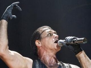 Beluister nieuw nummer Rammstein