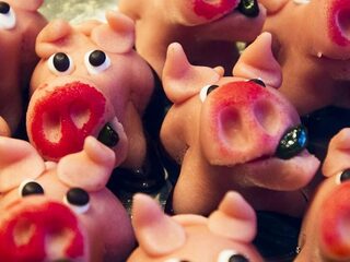 Waarom is marsepein vaak in de vorm van een varken?