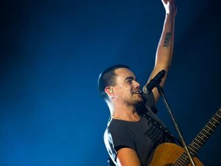 Highest Of All van DINAND is een positief protestnummer