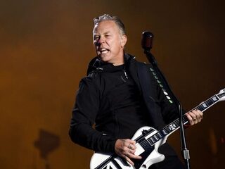 Metallica trotseert de bliksem op Pinkpop 2014