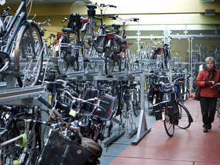 Waarom is het fietsenrek op het station áltijd vol?