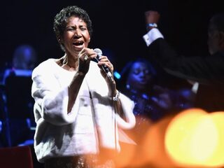 De uitvoering van A Natural Woman waarmee Aretha Franklin Obama liet huilen