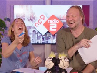 Dit nummer zingen Rob en Caroline samen tijdens karaoke