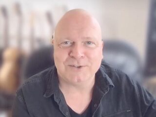 Michael Kiske van Helloween op de praatstoel in De Keiharde Pödcast