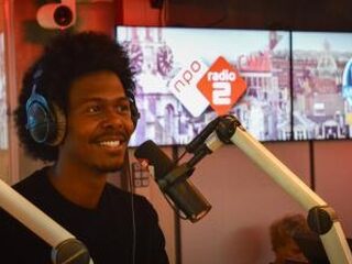 Muziekcafé Zomerspecial met Jeangu Macrooy