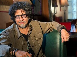 Songwriter Dan Navarro: ‘Vroeger was muziek niet beter, de focus lag anders.’
