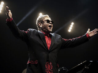 Coldplay en Ed Sheeran op coveralbum Elton John