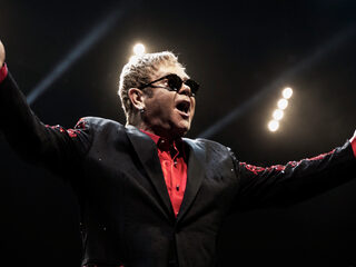 Grote sterren brengen ode aan Elton John