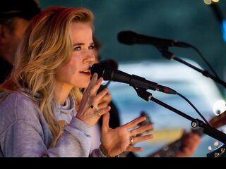 Ilse DeLange kondigt Tuckerville 2020 aan