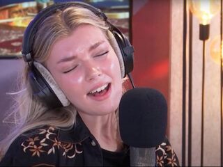 Muziekcafé vanuit de studio met Hannah Mae