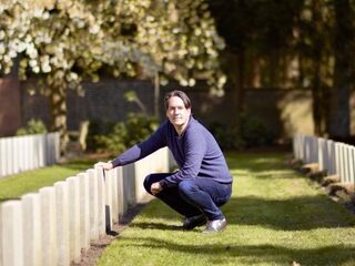 Anonieme Sovjetsoldaten krijgen een naam: 'Na 23 jaar heb ik een soldaat kunnen identificeren'
