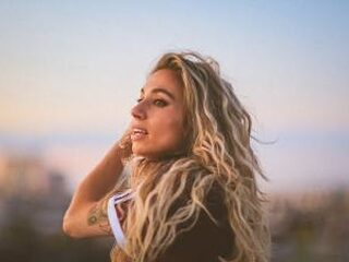 Nona live in de studio