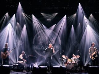 Kijk hier de hoogtepunten van Racoon bij Muziekcafé terug